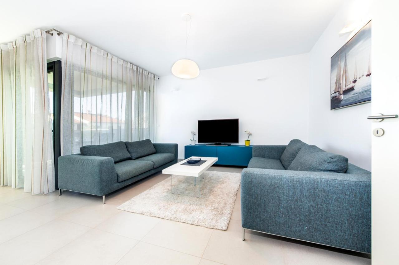 Sunny Day - Apartment With Parking Rovinj Kültér fotó
